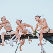Tema: cirko akrobatikos numeriais praturtintas „Big Wolf Company“ iš Estijos pasirodymas „Trys seserys“ atskleis šiaurės šalių moterų portretą.