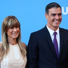 Ispanijos teismas pranešė pradėjęs tyrimą dėl įtarimų korupcija premjero P. Sanchezo žmonai