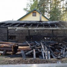 Alytuje liepsnojo garažas, sudegė stogas: įtariamas padegimas