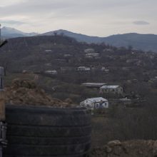 Armėnija ragina JT teismą įpareigoti Azerbaidžaną nutraukti kelių blokadą