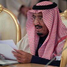 Bus tikrinama Saudo Arabijos karaliaus sveikata