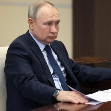 Į Miuncheną vykstantis JAV senatorius: V. Putinas norėtų sakyti, kad iš tikrųjų Amerika puola Rusiją