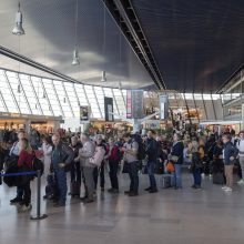 Prancūzijoje atšaukta tūkstančiai skrydžių dėl šalies skrydžių dispečerių streiko