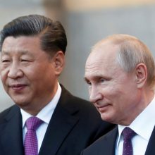 Kinijos ministras: vizitas į Rusiją rodo ryžtą stiprinti ryšius