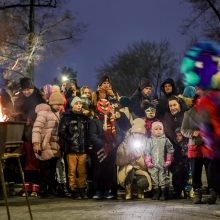 Kauniečiai žiemą iš kiemo varė ant Kauko laiptų