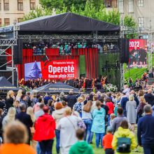Kauno pilies papėdėje kauniečius subūrė operetė ir „Tautiška giesmė“ <span style=color:red;>(vaizdo įrašas)</span>