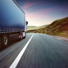 Sunkvežimių dalių pirkėjams – kodėl verta rinktis oficialius prekių ženklų partnerius?
