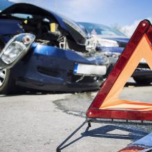 Prienų rajone kaktomuša susidūrė net keturi automobiliai – yra nukentėjusių