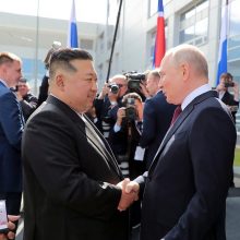 Kremlius: V. Putinas rengiasi vykti oficialaus vizito į Šiaurės Korėją 