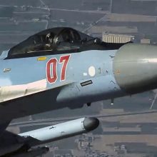 JAV kariuomenė: rusų naikintuvas paleido signalinių raketų į droną virš Sirijos