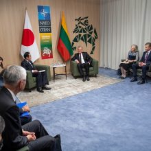 Prezidentas susitikęs su F. Kishida: Lietuva remia Japonijos artėjimą prie NATO