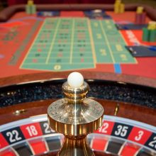 Seime skinasi kelią sugriežtinimai lošimų ir valiutų keitimo verslui