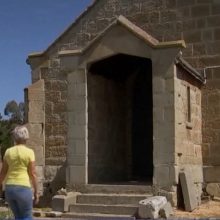 Bažnyčias paverčia namais: rūpintis jais ir kapinėmis kai kuriems – vienas malonumas