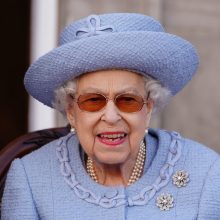 Karalienė Elžbieta II turės mažiau oficialių pareigų