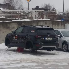 Vilniaus rajone pasidarbavo ilgapirščiai: pagrobė visus „CityBee“ automobilio ratus