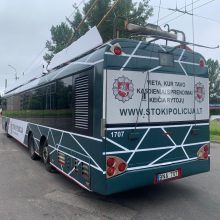 Vilniaus gatvėse – policijos troleibusas: kvies jaunimą rinktis pareigūno profesiją