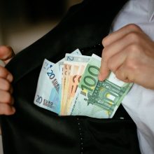 Rokiškio rajono politikui V. Maželiui – 30 tūkst. eurų bauda už rinkėjų papirkinėjimą