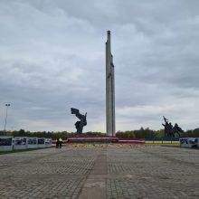 Latvija šalins dešimtis okupacinius režimus šlovinančių objektų