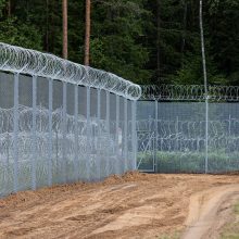 Seimo komiteto nariai Švenčionių rajone apžiūrės sienos su Baltarusija statybas