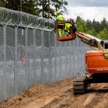 Seimo komiteto nariai Švenčionių rajone apžiūrės sienos su Baltarusija statybas