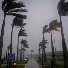 Floridą pasiekė istorinis uraganas „Ian“: kai kurie rajonai priminė ežerus