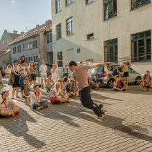 Gatvės teatro festivalis „Spot“: nuo ekspresyvių pasirodymų gatvėse iki eksperimentų