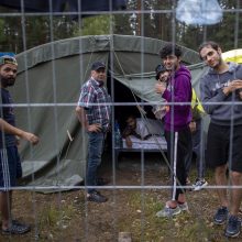 Iš Rūdninkų poligono pasprukę nelegalūs migrantai grįžo į stovyklą