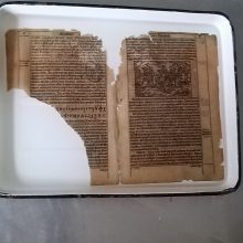 Restauruojama seniausia Tauragės krašto muziejui dovanota knyga