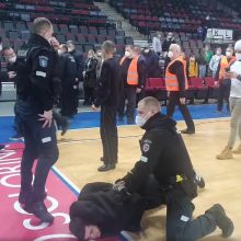 „Žalgirio“ fanus po rungtynių Klaipėdoje teko malšinti policijos pajėgoms