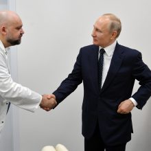 Paviešinti duomenys apie V. Putino sveikatą: lydinčių medikų skaičius – išaugęs drastiškai