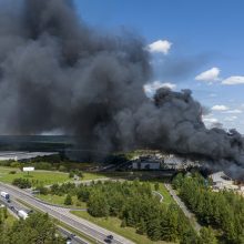 Aplinkosaugininkė: po gaisro atliekų tvarkymo įmonėje Vilniaus oro kokybė jau gera