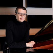 Lietuvos simfoninis pučiamųjų orkestras ir pianistas D. Golovanovas pristato  „Džiazo miestą“