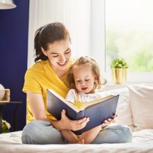 Kodėl verta skaityti pasakas vaikams?