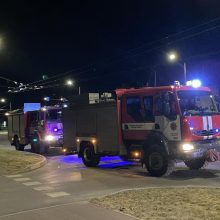 Kaune į avariją pateko į iškvietimą vykęs policijos automobilis
