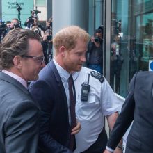 Princas Harry atvyko į Londono teismą liudyti prieš bulvarinių laikraščių leidėją