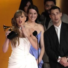 T. Swift laimėjo rekordinį ketvirtą „Grammy“ apdovanojimą už geriausią metų albumą