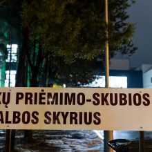 Varėnos parke nepažįstamasis sužalojo neblaivų nepilnametį: vaikinas išvežtas į Vilniaus ligoninę