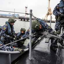 Pratybos: Lietuvos kariai rengiasi jūrinei operacijai „Sophia“.