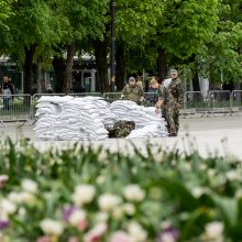 To kasdien nepamatysi: Kauno miesto savivaldybė apjuosta tvoromis ir smėlio maišais