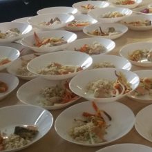 Mokiniai ragavo šefų kurtų patiekalų iš mokykloms ruošiamų valgiaraščių