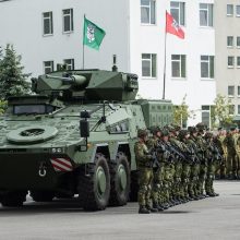 Lietuvos kariuomenei perduoti šarvuočiai „Boxer“ vadinsis „Vilkais“