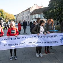 Žydų genocidų aukų atminimo diena vėl žiebia diskusijas apie istorinę atmintį