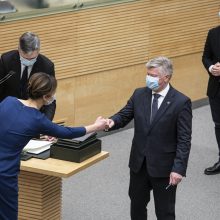 Seime prisiekė premjerė I. Šimonytė ir 14 naujų ministrų