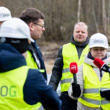 NSGK vadovas: Baltarusijos pasienyje įrengta pusė visos koncertinos, 90 km tvoros