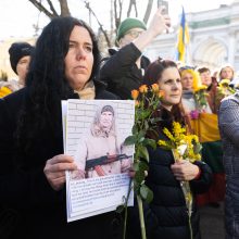 Kovo 8-ąją – solidarumo akcija su Ukrainos moterimis: mes visa širdimi su ukrainiečiais