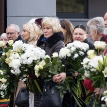 Laisvės šauklys A. Terleckas į paskutinę kelionę išlydėtas su garbės sargyba