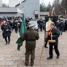 Laisvės šauklys A. Terleckas į paskutinę kelionę išlydėtas su garbės sargyba