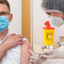 A. Dulkys skiepijosi „AstraZeneca“ vakcina: tik bakst ir viskas!