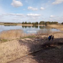 „Veiverių skonis“ išvalė Prienų rajono tvenkinį, į kurį po gaisro buvo patekę aliejaus