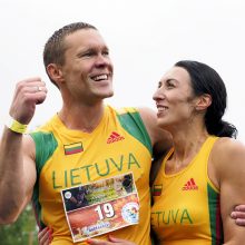 Pasaulio žmonų nešimo čempionate vėl triumfavo lietuvių pora